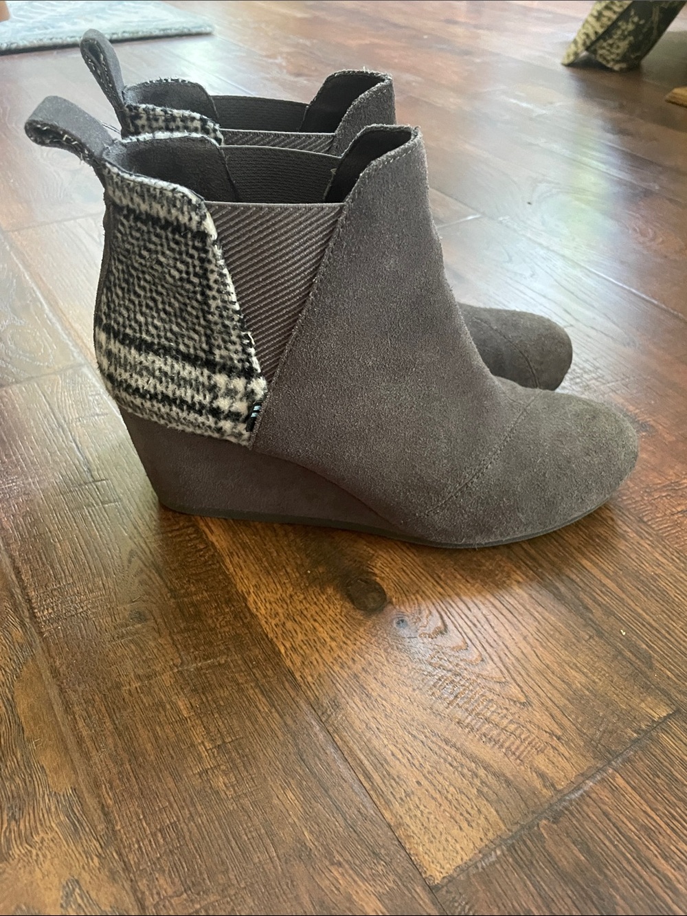 Toms Kelsey Gray Suede Wedge Ankle Booties with Houndstooth Heel Accent